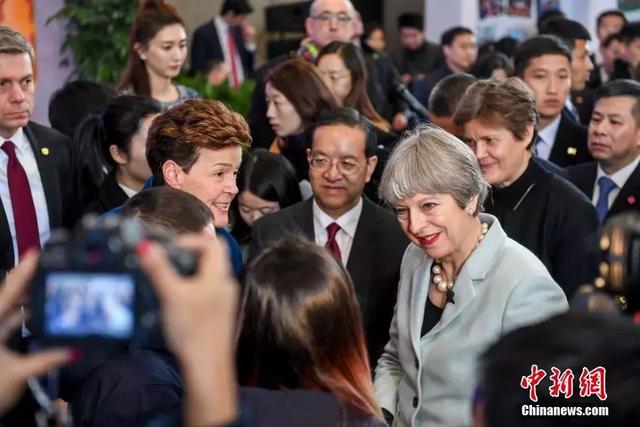 英国首相访华，美国很着急