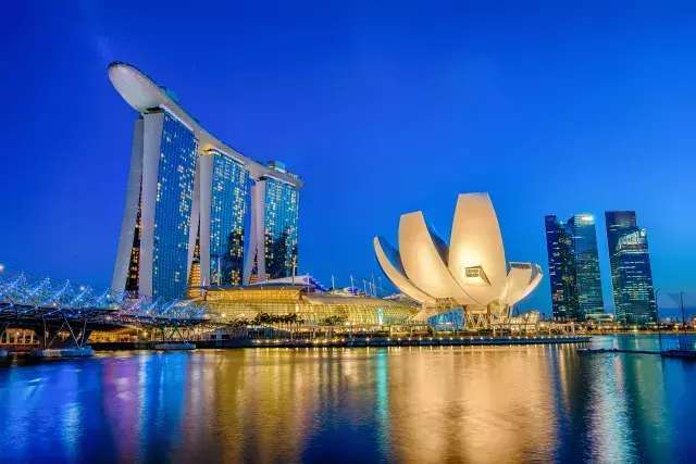 “买全球、卖全球”，啥是中国和新加坡今年商贸合作的头等大事？