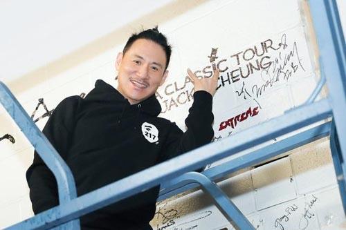 张学友美国演唱会爆棚满座，见证“不老歌神”，经典瞬间不容错过