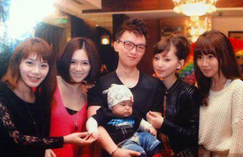曾身家百亿比肩李嘉诚，今连亏5年欠亿元赌债，儿子却豪购法拉利