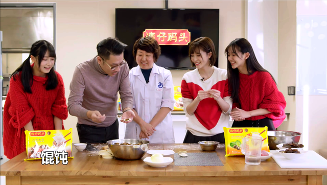 《最爱故乡味》带领SNH48成员赴新加坡送饺子