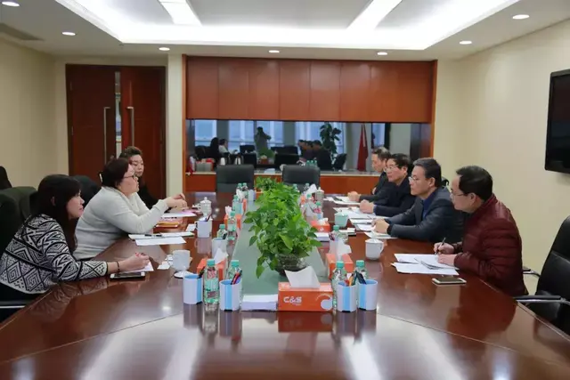 自治区北部湾办与新加坡贸易及工业部代表共商推进南向通道建设