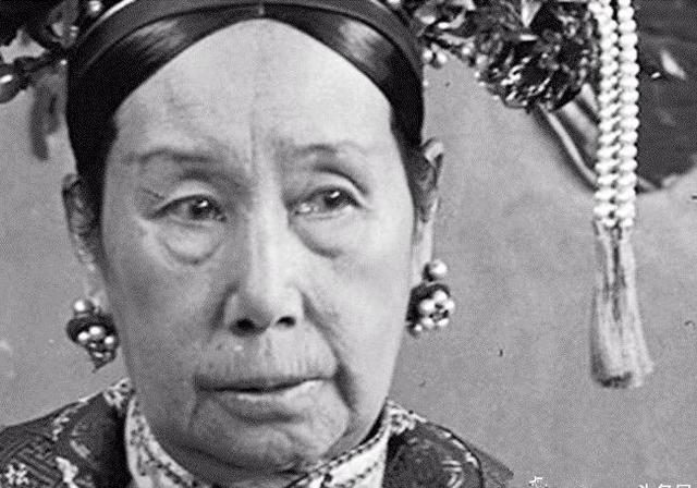 114年前，慈禧接见美国总统罗斯福的女儿艾丽斯，发生了一件怪事