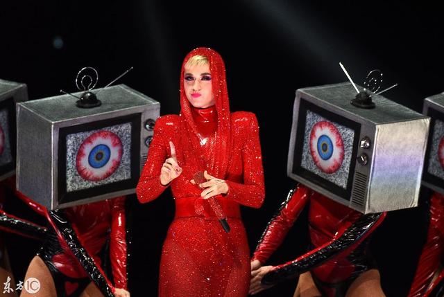SLAY！不只MV，水果姐Katy Perry的演唱会也够炫酷！