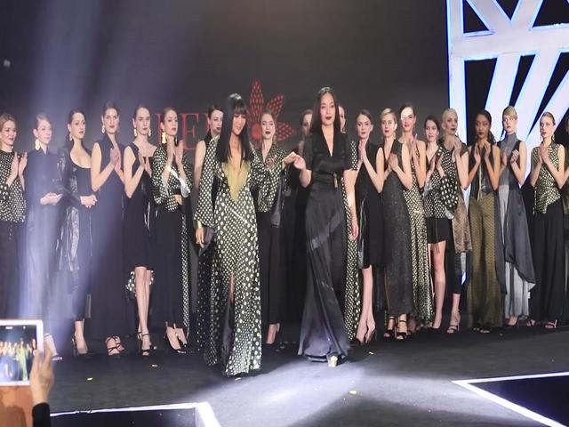 陈蓓春夏新品惊艳亮相Fashion World 时尚盛典，刘晓庆也来了！