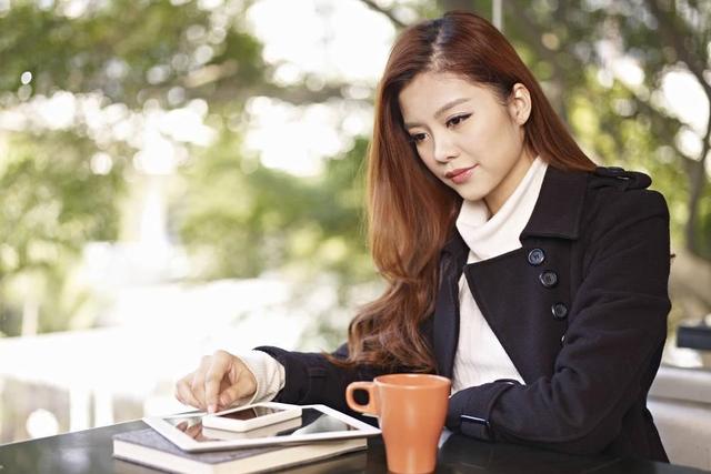 外国人问：当新加坡人被误认为中国人时，会生气吗？