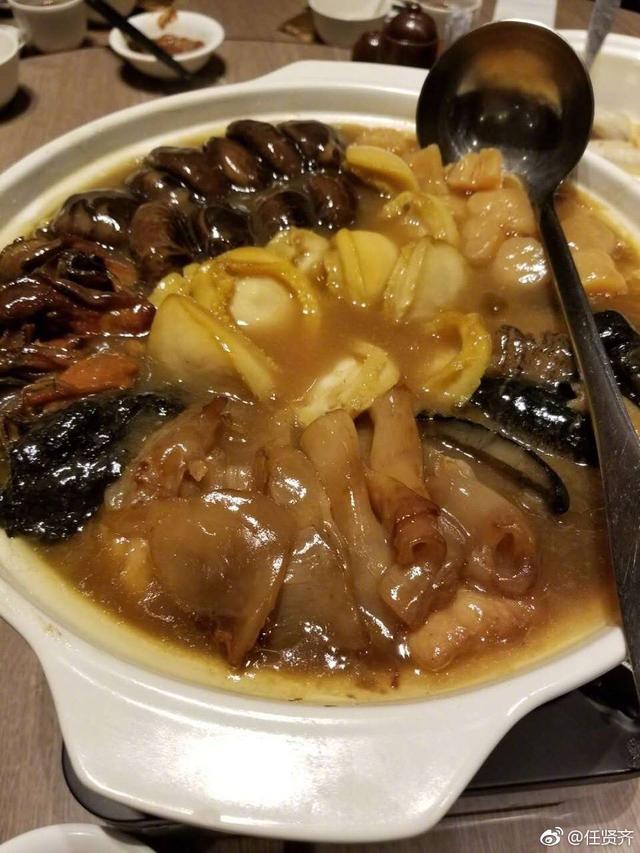 任贤齐晒新加坡大餐，盘子赛桌子，筷子比胳膊长