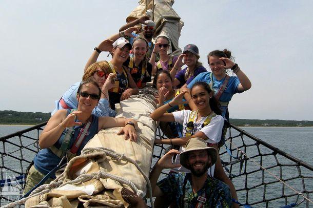 新奇！美国有一所 “海上学府”，学生在船上学习！