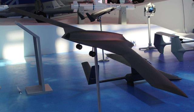 中国第八种隐身战机亮相新加坡航展：这几招让人深感意外