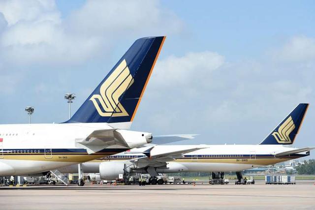 女子假冒男飞行员骗取网恋女子裸照 被判坐牢5个月