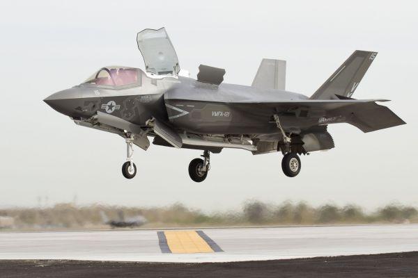 日本将引进F-35B垂直起降战机，预计2026年可上战场