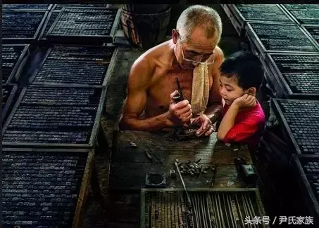 家谱：永不落幕的家族“图腾”