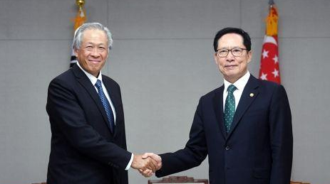 韩国新加坡国防部长共商半岛无核化
