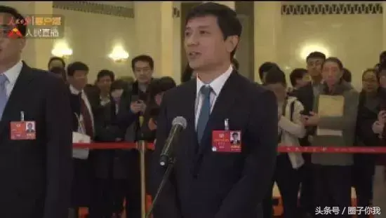 李彦宏谈无人车：吃着火锅上高速；中国联通2017年营收2748亿元…
