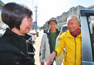 新加坡老人带着儿孙回南安寻亲：父亲遗愿实现了