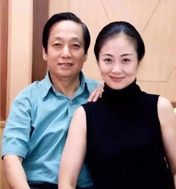 喜得贵子的韩美林 他和周建萍不得不说的爱情故事