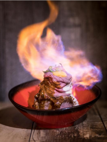 新加坡这家卖“火”的牛肉饭，每天只卖30碗