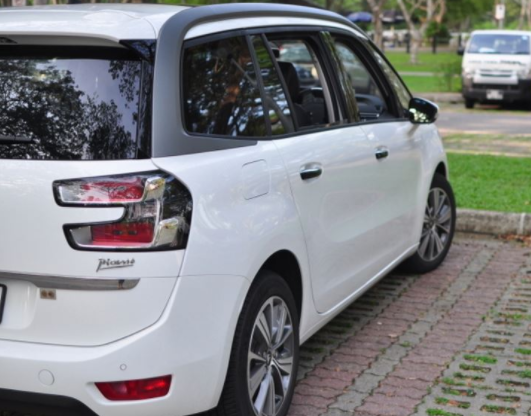 新加坡明星名人都开什么车？朴素还是奢华？