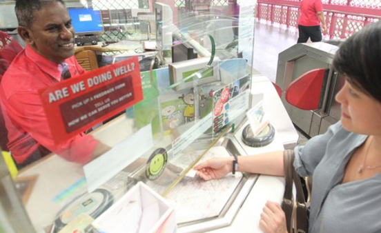 注意了！从此拿着现金也不能在新加坡地铁充值了，自助也不行