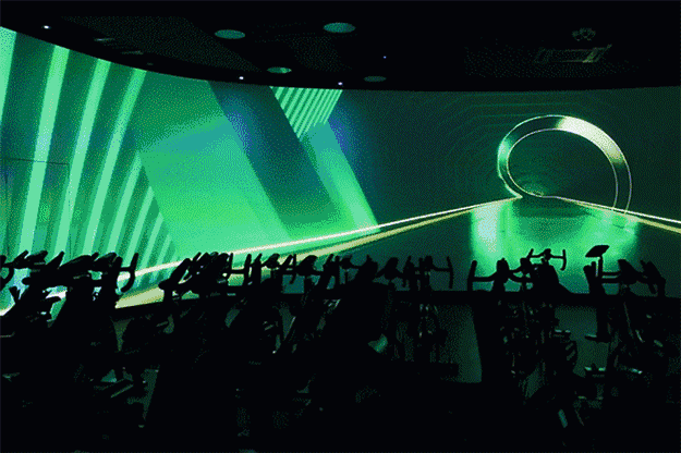 风靡全香港的黑科技健身房空降魔都，270°全息巨幅投影！
