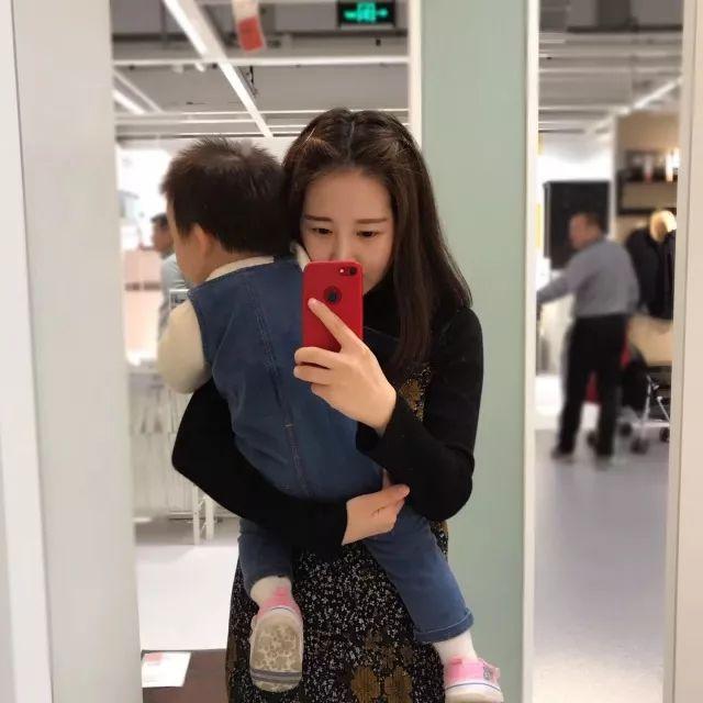 这些生完孩子依然很美的姑娘，到底是怎么做到的？