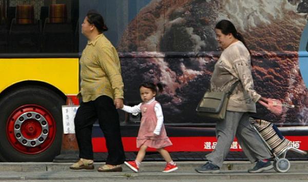 失落的母职：跨国保姆的困境与挣扎