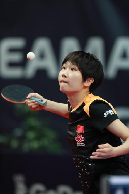 遗憾！16岁小将苦战7局不敌冯天薇被淘汰 却展示小魔王的素质！