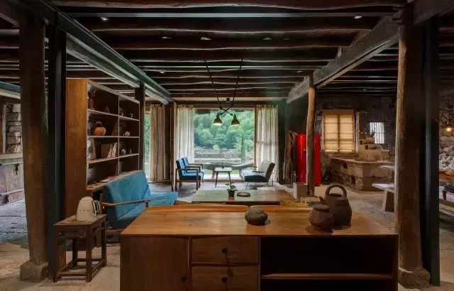 四年，518个电话，126人想买下他们的家：一个永远不会完工的房子