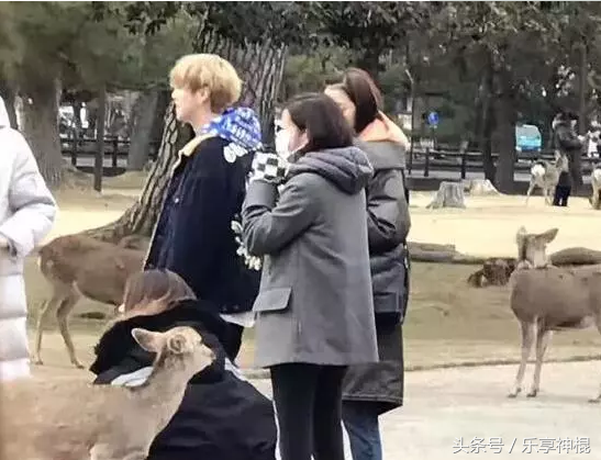 陈伟霆狂晒娃，终于不再像“人贩子”，越来越有奶爸范