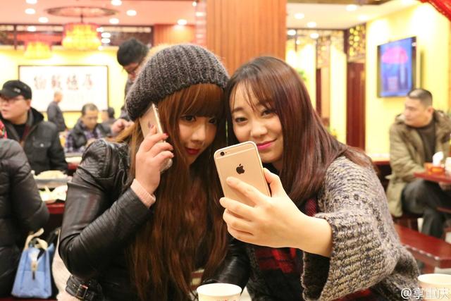 平均排队时长超过3小时，人均消费超过100元的火锅你会吃吗？