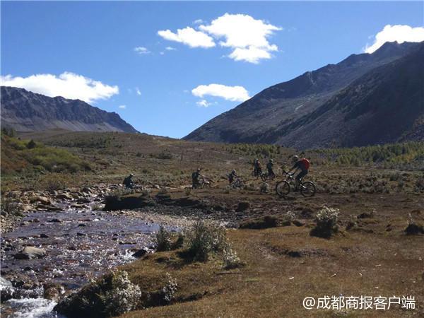 这位在成都的加拿大人 让四川这条乡间小路成了全球户外“网红”