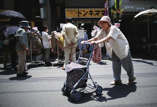 在都市里孤独地死去