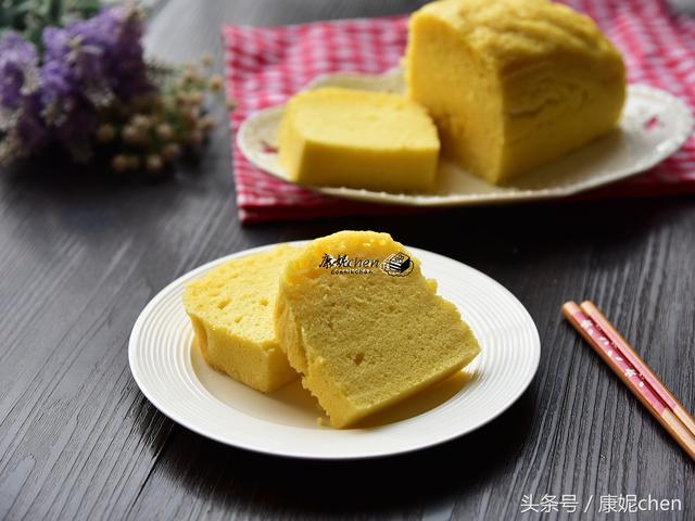 这糕搅拌几下，蒸一蒸，很松软，蛋香味浓郁，孩子边吃边夸很好吃