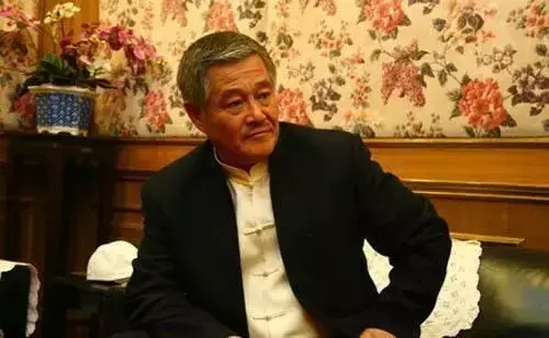 留学新加坡的赵本山公子走红，撞脸陈冠希、张瀚