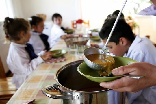 看完世界各地的学校吃的午饭才觉得中国的是最好的！为中国打call