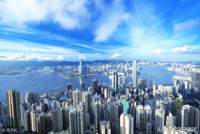 在浪漫的曼哈顿里，你们在谈论什么？