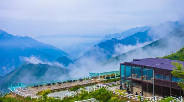 「阿亮说」抖音上爆红的国内旅行地！在云间吃饭，旷野中看星星，宛若人间仙境～