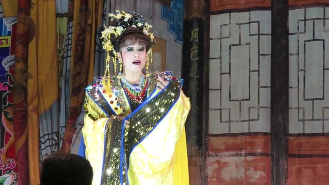 李静芳参与新加坡筱麒麟闽剧团演出《进宫怨》片段