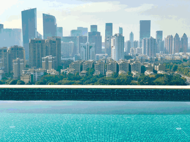深圳中心这家酒店，空中无边际泳池美出新高度，潮人网红都来打卡