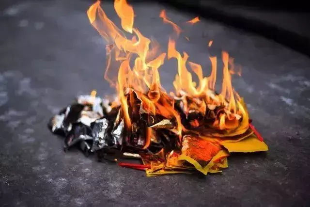 一个老外在新加坡清明节晚上的遭遇