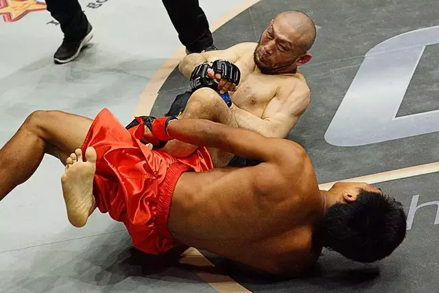 日本格斗两个十段，其中一个是他