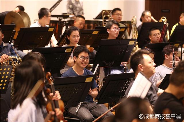 交响乐团来了群“洋首席”他们眼中的成都：包容又热情，像家一般温暖