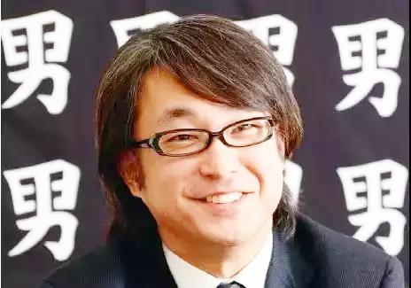 日本男子卖“黄金价”豆腐，一年卖50亿，只因这块豆腐最不正经？