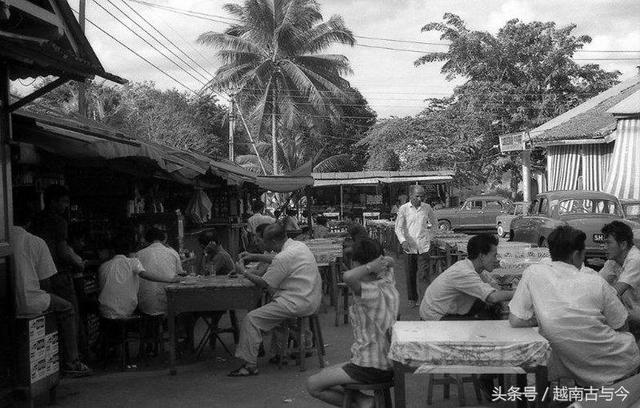 1960年代经济起飞前的新加坡旧照，人们朝气蓬勃努力打拼