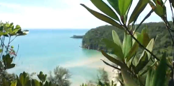 马来西亚的六大公园之一，公园三面临海，有如烟台蓬莱