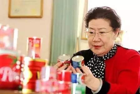退休女工靠抱大腿年入76亿！清华北大，果然都不如胆子大？
