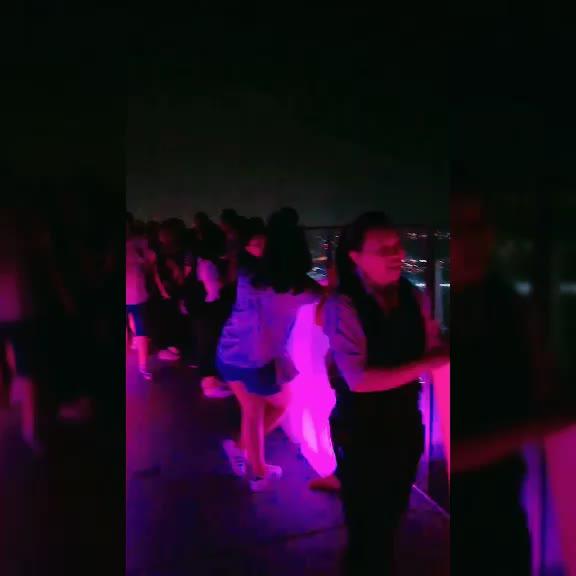 新加坡海拔最高位置，金沙酒店63层泡泡吧