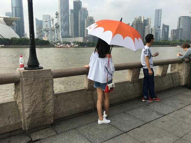 首发｜共享雨伞再融1000万 1秒开锁投放10城 累计服务50万人次