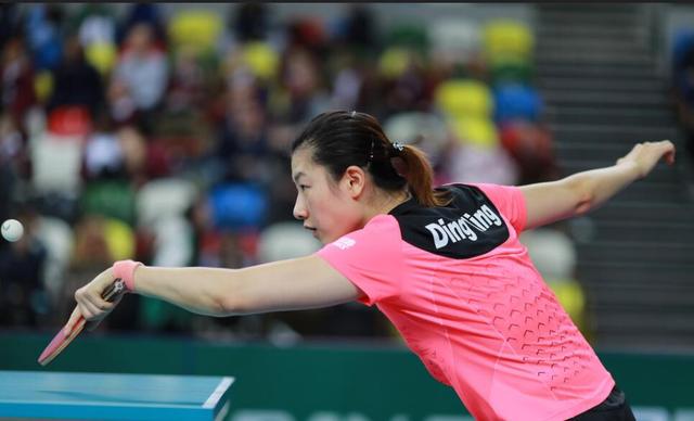 国乒女队3-0轻取瑞典队，小组赛五战全胜晋级到八强