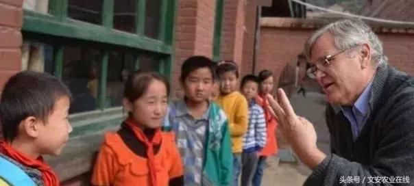 一位美国教授眼里的中国农村，1%农村孩子上名校，99%无人问津！